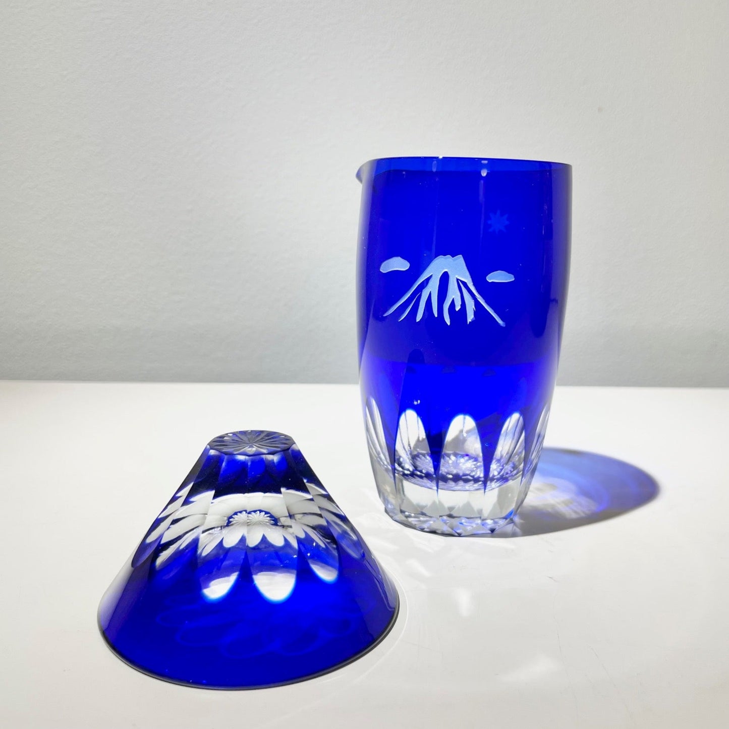 Suisai Kiriko Sake Cup (Inverted Mt. Fuji) / Fuji Silhouette Cold Sake Set