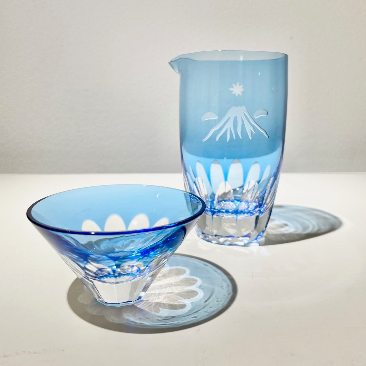 Suisai Kiriko Sake Cup (Inverted Mt. Fuji) / Fuji Silhouette Cold Sake Set