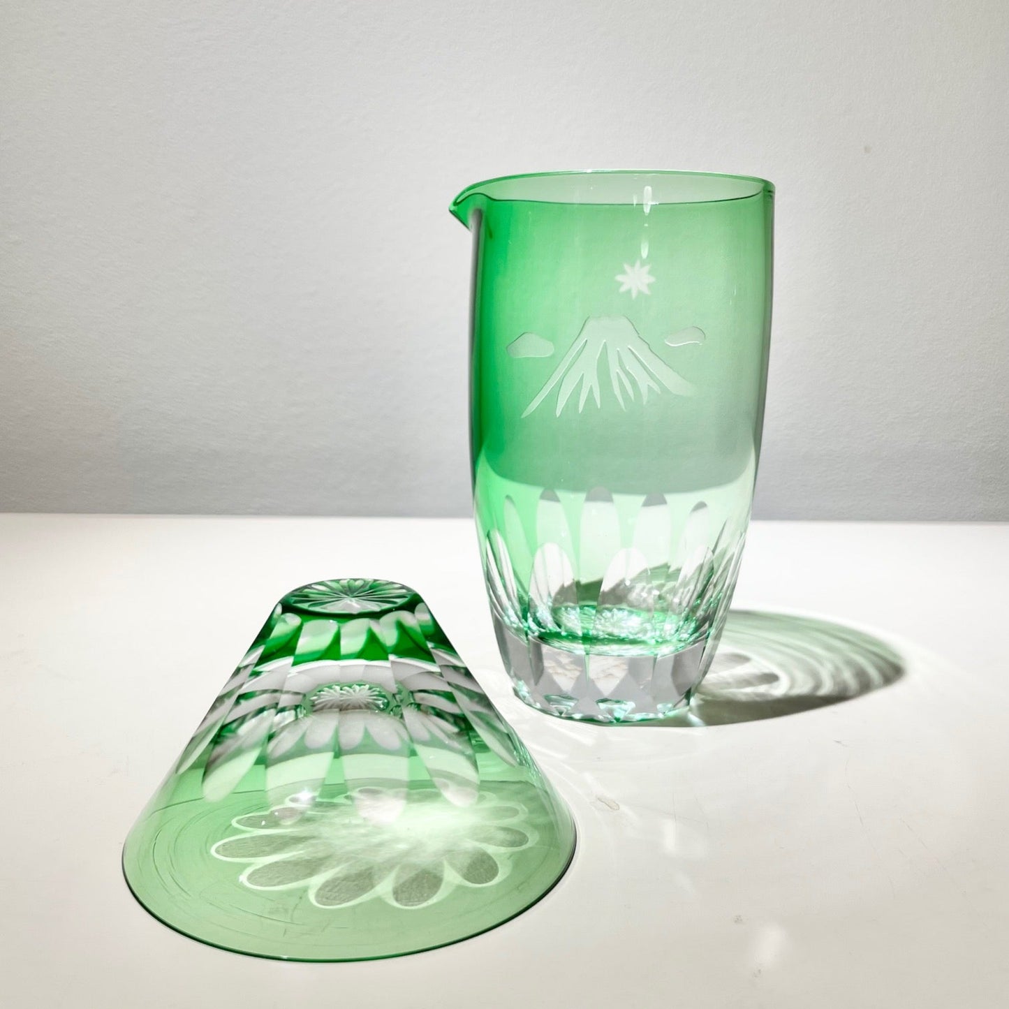 Suisai Kiriko Sake Cup (Inverted Mt. Fuji) / Fuji Silhouette Cold Sake Set